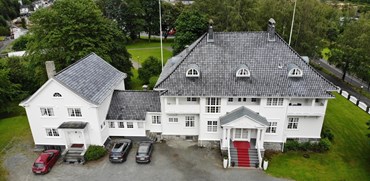 Fasaden av Rjukan Admini Hotell