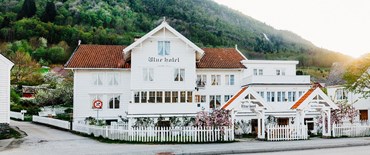 Fasaden av Utne Hotel